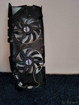 Chladič GTX 670 větráky funkční. - 4