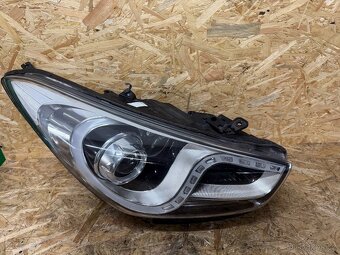 PRAVÝ LED SVĚTLOMET HYUNDAI I40 92102-3ZXX 92102-3Z090 - 4