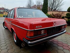 Mercedes-Benz E trieda Sedan 123 200B 72kW Piano - 4