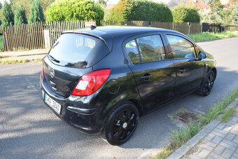 Opel Corsa D 1.4 16V SUPER VÝBAVA, 5 dveří, 64kW, rok 2013 - 4