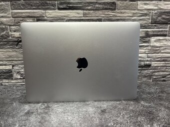 MacBook Pro 13" 2020 M1 / 8GB / 256GB - 4