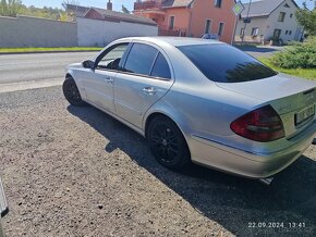 Mercedes-Benz W211 - 4