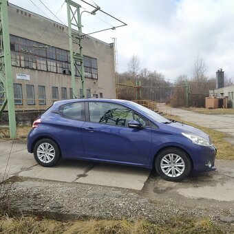 Peugeot 208 1.2 benzín 60kw, poctivých 136tkm, klima - 4