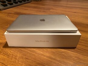 MacBook Air 13.3” 2020 i5 8GB RAM - 4