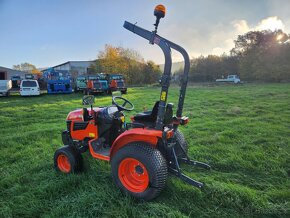 JAPONSKÝ MALOTRAKTOR KUBOTA B1121 4X4 - 4