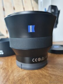 Zeiss Batis 18 mm f/2,8 Sony E/FE v pefektním stavu, komplet - 4