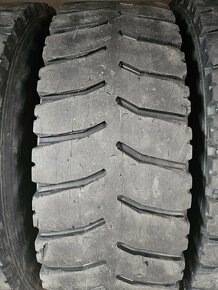 Nákladní záběrové pneu 295/80R22,5 - 4