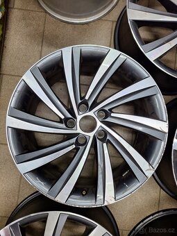 Prodám origo alu kola skoda Octavia IV Perseus  5x112 r18 - 4