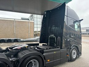 Volvo Aero FH 500 6x2 Boogie / Globetrotter XL / Full air - 4