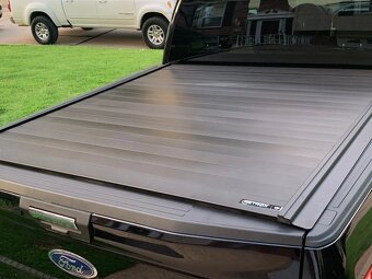 KRYT KORBY FORD F-150 -Retrax Truck Bed Covers - 4