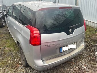 Peugeot 5008 1.6i 115kw, r.7/2011, klima, poškozen motor - 4