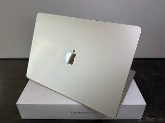 Macbook Air 15" 2024 256 GB / M3 / Starlight - 4