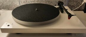 Pro-Ject Debut Carbon Esprit SB DC white +2M-RED - 4