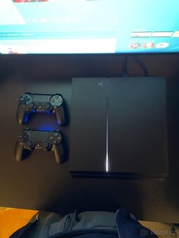 PlayStation 4 - 4