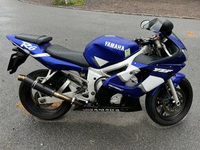 Yamaha YZF- R6 - 4