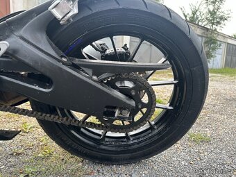 Yamaha yzf r125 - 4