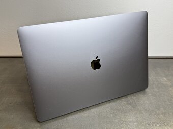 Macbook Pro 16" 2019 / I7 / 16GB / 2TB / Space gray - 4