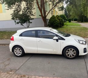 Kia Rio - 4