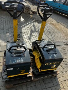 Prodám vibrační desku Bomag 205kg - 4