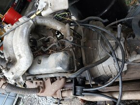 Motor Ford transit 2.5 - 4