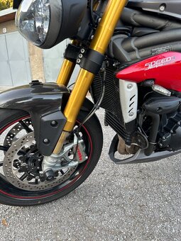 Triumph Speed Triple 1050 R - 4