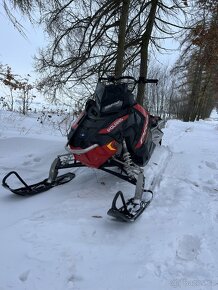 Sněžný skutr Polaris 800 RMK - 4