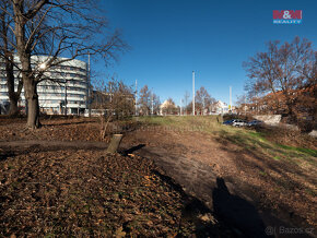 Prodej nestavebního pozemku 513 m², přímo u metra C Kobylisy - 4