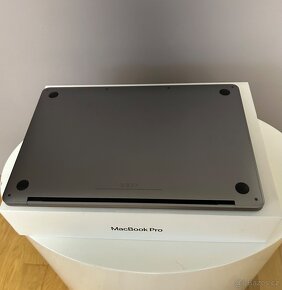 MacBook Pro 13,3” 2019 Retina displey Touch Bar 256GB, TOP - 4