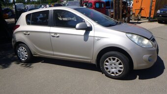 HYUNDAI i20 1.2 57kw G4LA,  r.v.2009 - 4