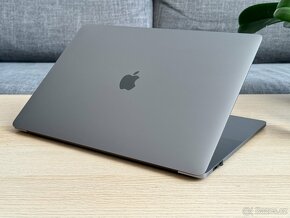 Apple MacBook Pro 15" (2018) - i7 2,60GHz, 32GB, 512GB, 560X - 4