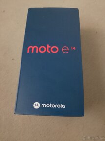 Mobilní telefon Moto e14 - 4