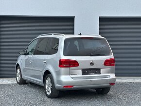 VW TOURAN 1.6 TDI 77 KW MATCH VÝHŘEV PANORAMA m2013 - 4