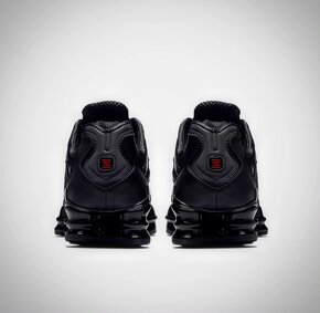 NIKE Air max Shox TL "Triple Black" - 4