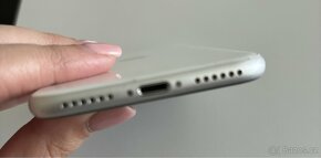 Apple Iphone SE 2020 - 4