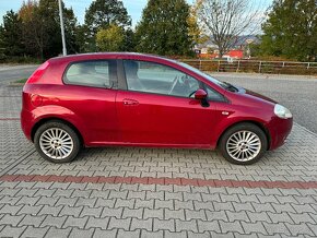 Fiat Punto Grande 1,4 T 16 V  88kW verze 199,rv 2010 - 4