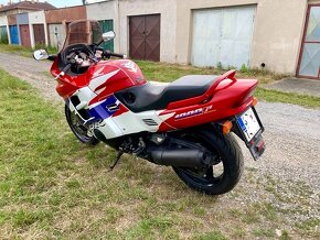 Honda CBR 1000F - 4