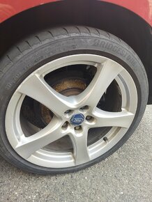 Kola 225/45 r18 celoroční Ford - 4