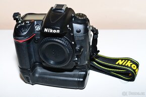 Nikon D7000 + Battery Grip - 4