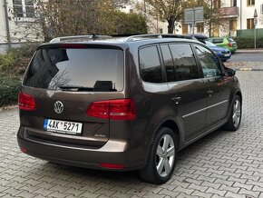 Volkswagen Touran 1.6 TDi Highline DSG Bi-Xenony Panorama - 4