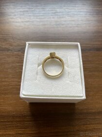Zlatý dámský prsten se zirkony - 4