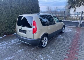 Škoda Roomster Scout Panorama 1,6 TDi Tažné nafta - 4