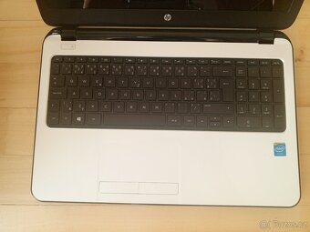 15,6" notebook HP 15-r001nc (J1R85EA) -v pěkném stavu - 4