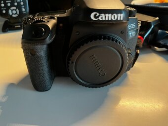 Canon EOS 77D + Příslušenství - 4