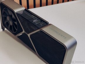 Nvidia GeForce RTX 3080 Founders Edition [10GB] - 4