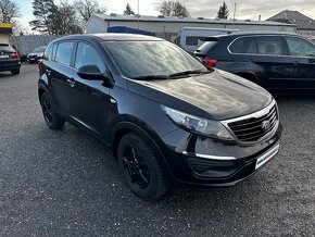 KIA SPORTAGE 1,7 CRDI -- MÁLO KM-HEZKÝ STAV-TAŽNÉ - 4