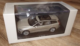 VOLVO V60 1:43, nové - 4