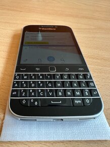 Blackberry Classic Q20 - 4