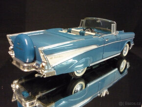 Chevrolet Bel Air 1957 Road Tough 1/18 - 4