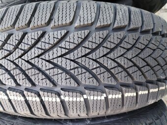 205/55/16 zimni pneu GOODYEAR 205/55 R16 94XL - 4