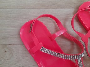 Růžové sandálky - žabky vel. 40 - 4